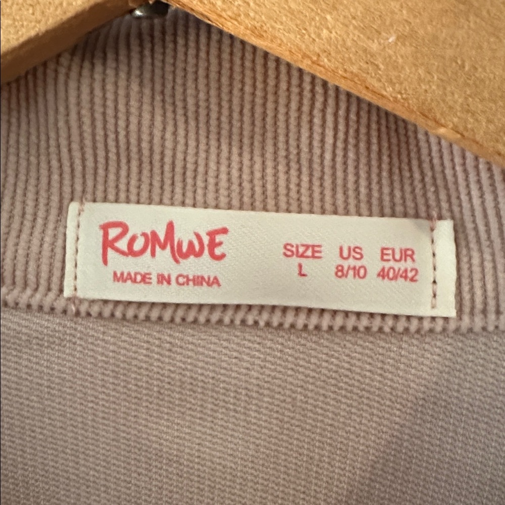 Romwe women’s cropped jacket - Picture 2 of 4